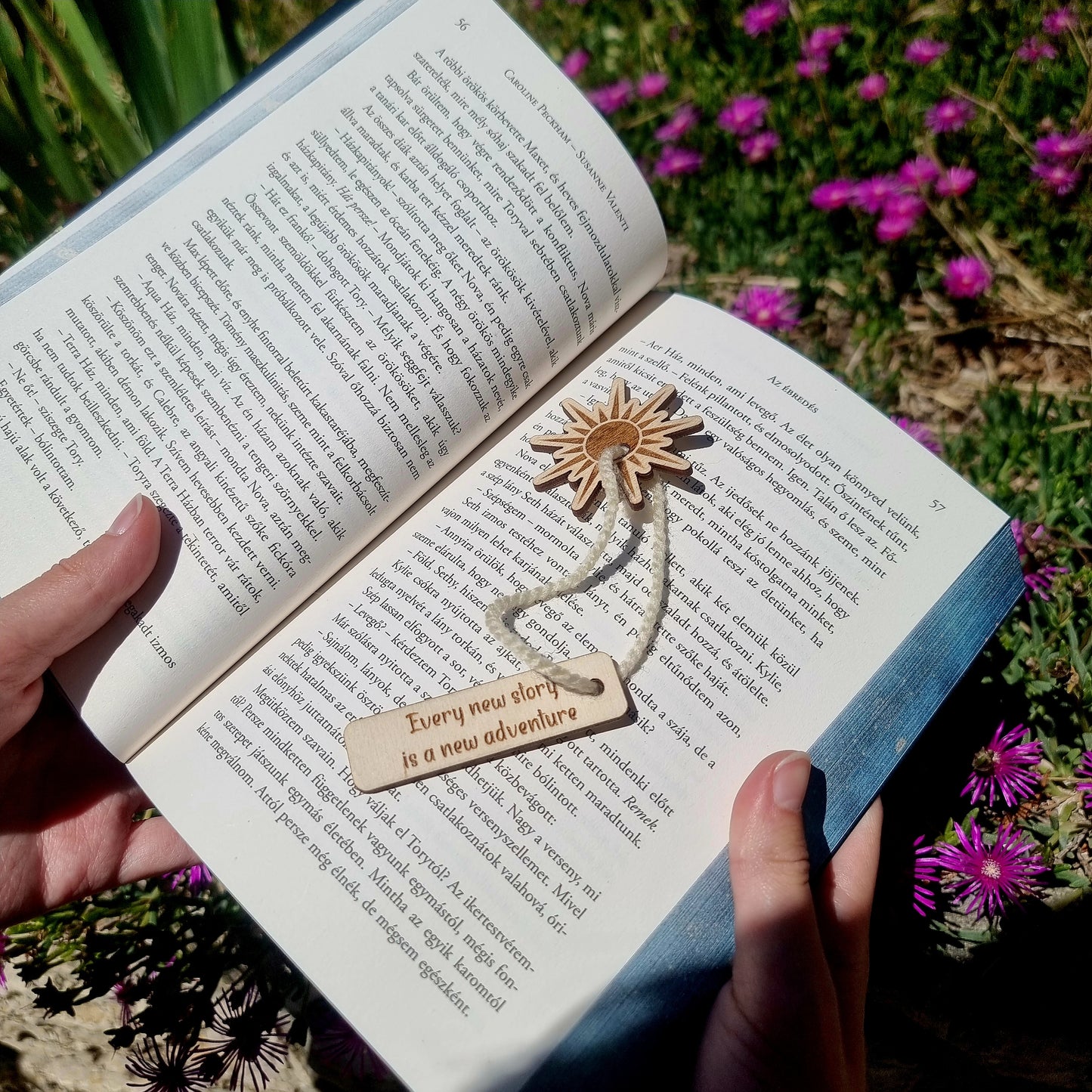 Personalized Page Holder & Custom Wooden Bookmark Set - Floral, Fantasy, or Fourth Wing Inspired Design
