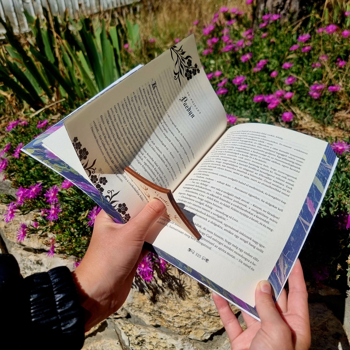 Personalized Page Holder & Custom Wooden Bookmark Set - Floral, Fantasy, or Fourth Wing Inspired Design