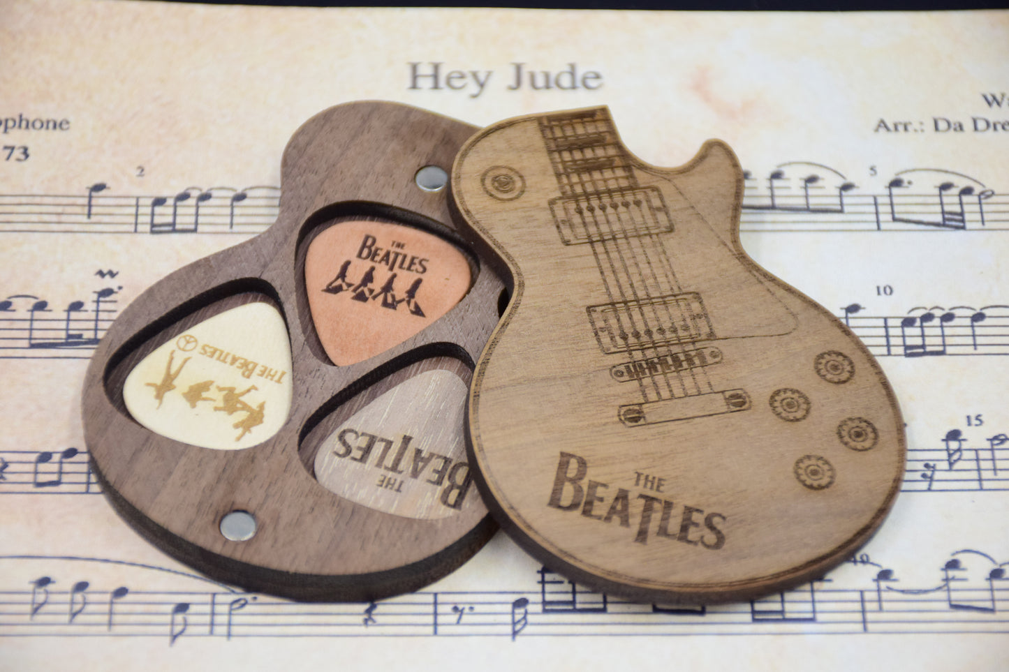 The Beatles guitar pick holder with picks & Gift Box