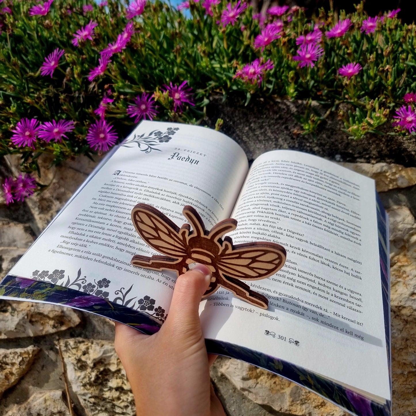 Personalized Bee Page Holder & Custom Wooden Bookmark Set