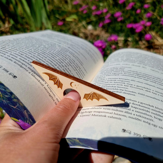 Personalized Triangle Page Holder & Custom Wooden Bookmark Set