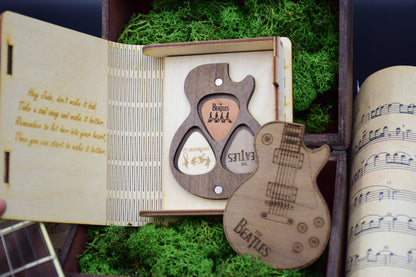 The Beatles guitar pick holder with picks & Gift Box